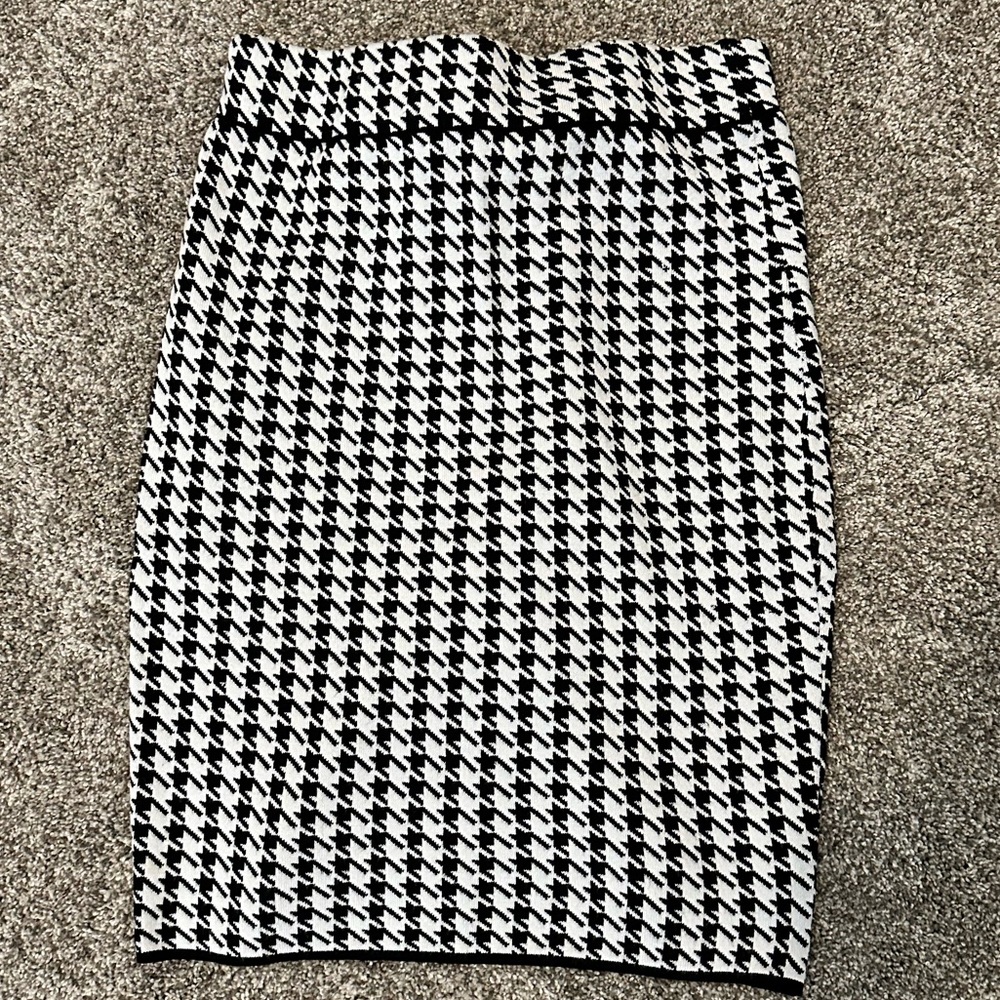 The Limited Skirt
